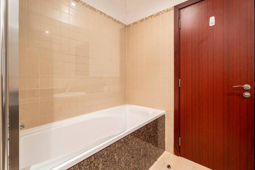 Leen Homes-Jbr -Spacious 4 Bedroom Apartment Dubaj Zewnętrze zdjęcie